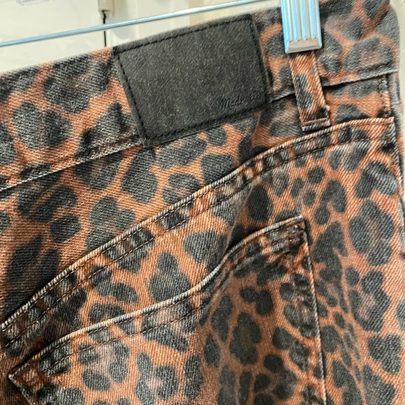 Madewell Leopard Print Low Slung Baggy Jeans in Dark Coffee - Picture 4 of 11